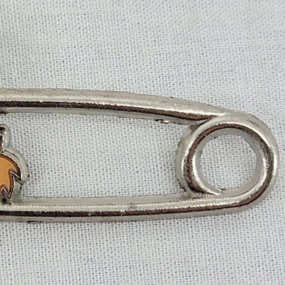 DISNEY Pin Trading ~ Disneyland Hong Kong ~ Safety Pin ~ Dale ~ 2015 - Picture 3 of 10